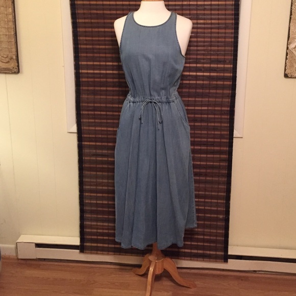 Lou & Grey Dresses & Skirts - Lou & Grey Chambray dress